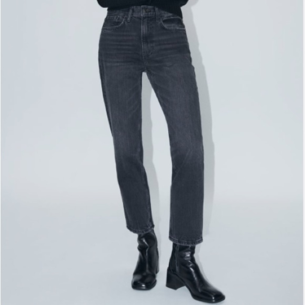 Zara black straight leg jeans size 6